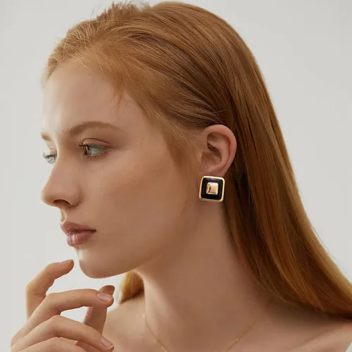 Vista 2 de Aretes gruesos de oro para mujer, aretes cuadrados de flor negra, aretes rojos llamativos, aretes delicados grandes retro, regalos de joyería