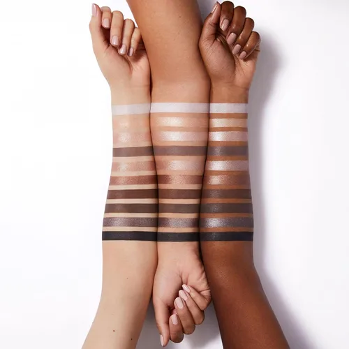 Vista 3 de e.l.f. Paleta de Sombras de Ojos Perfect 10, Diez Tonos Nude Ultra-pigmentados, Fórmula Mezclable, Vegano y Libre de Crueldad, Everyday Smoky