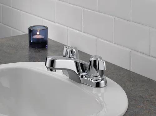 Vista 2 de Peerless Delta Faucet Peerless P241LF Classic - Baño de dos asas, cromado
