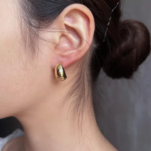Vista 6 de Aretes de aro gruesos de oro para mujer, con textura, abiertos, gruesos, aretes de aro triples