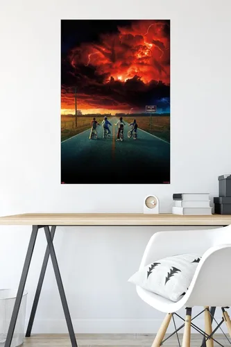 Vista 4 de Trends International - Stranger Things de Netflix: Temporada 2 - Póster de pared de arte promocional, 22.375" x 34", versión sin marco
