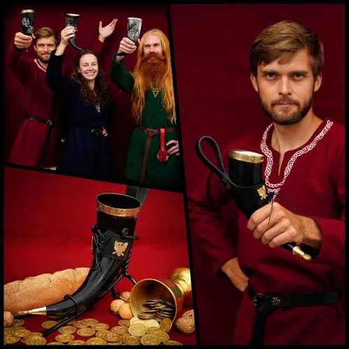 Vista 4 de Mythrojan Cuerno vikingo para beber 100% natural, auténtico, decoración de latón, cuerno nórdico con funda de cuero negro, bolsa de lona para vino
