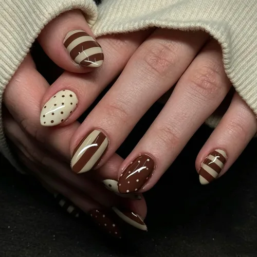 Vista 23 de Uñas postizas medianas a presión, color marrón, 24 unidades Color-3Color-3)