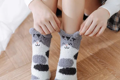 Vista 6 de Calcetines peludos para mujer, cálidos y suaves