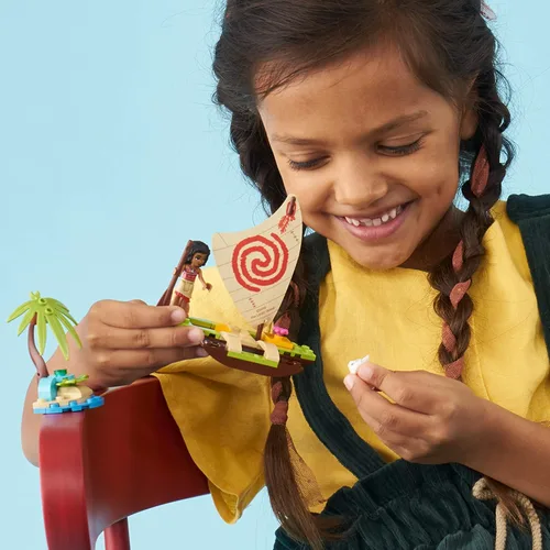 Vista 3 de LEGO Disney Moana's Ocean Adventure 43170 Kit de construcción de juguete, nuevo 2020 (46 piezas)