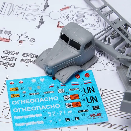 Vista 3 de ICM Modelos ZiL-157 Kit de construcción de camiones del ejército