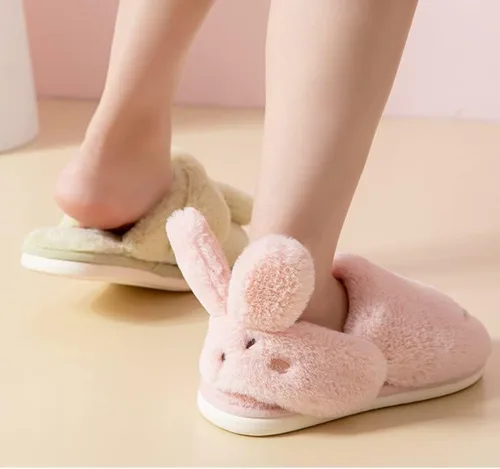 Vista 3 de Pantuflas de conejito mullidas kawaii, bonitas, suaves, cálidas, acogedoras, para el invierno, mullidas, divertidas, de animales