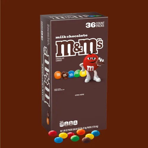 Vista 3 de Caramelos de chocolate con leche de M&M's, bolsa en tamaño de 1.69 oz, caja de 36