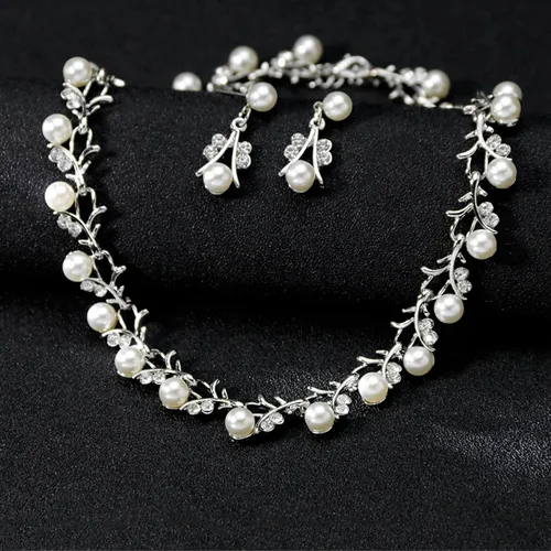 Vista 4 de Roe Dolph Juego de joyas de dama de honor de plata con diamantes de imitación para mujer, collar de gargantilla de cristal de perlas brillantes