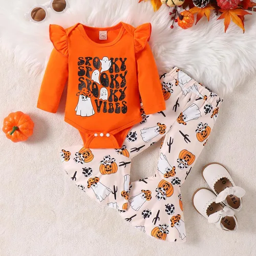 Vista 2 de HAPPYMA Conjunto de ropa de Halloween para bebé niña, traje de calabaza y fantasma, letras impresas con letras y pantalones de campana de calabaza