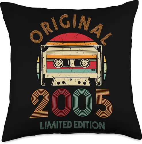 Vista 4 de Retro Limited Edition 2005 Cassette Tape 21st Birthday Throw Pillow