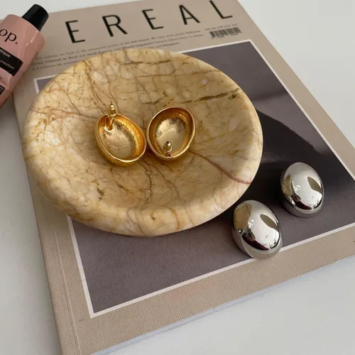 Vista 5 de Aretes de aro de oro gruesos para mujer, ligeros, con forma de gota de agua, aretes de aro abiertos y huecos en forma de lágrima, plata y oro