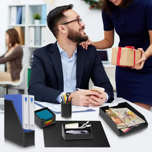Vista 7 de Suministros de oficina de cuero sintético de 6 piezas organizador de escritorio, incluye bloc de escritura, bandeja de cartas, clasificador de Negro