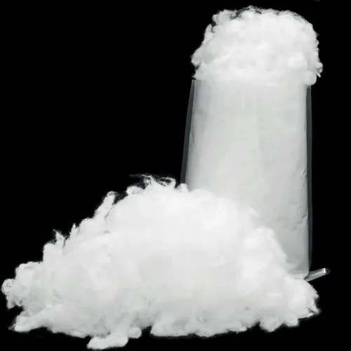 Vista 11 de Decoración de nieve falsa de Navidad, nieve artificial esponjosa, manta de nieve de algodón resistente a la llama para interiores, ideal para pueblo