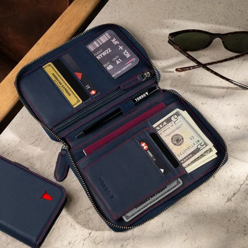 Vista 2 de TORRO Cartera de viaje Organizador de viaje de cuero genuino con soporte para pasaporte y tarjetero desmontable, Azul marino con detalle rojo