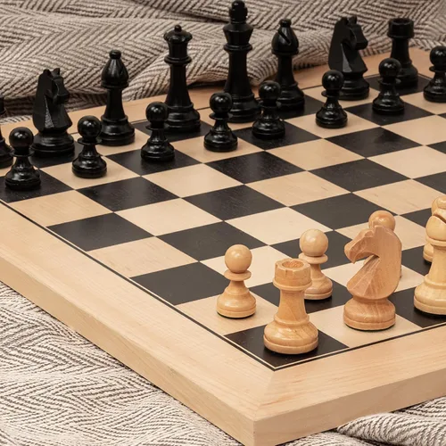 Vista 5 de A&A Tablero de ajedrez profesional de madera de 17.25 pulgadas con bolsa de almacenamiento, madera de ébano e incrustaciones de arce, cuadrados