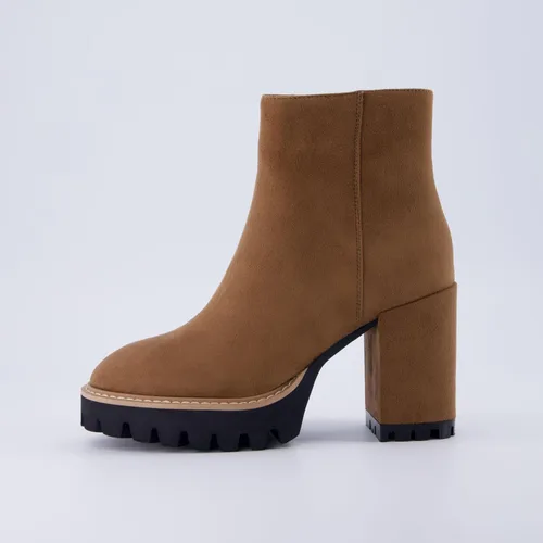 Vista 2 de CUSHIONAIRE Bota de tacón Ringo para mujer + espuma viscoelástica, anchos disponibles