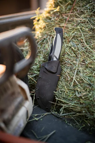 Vista 5 de Old Timer Trail Boss - Cuchillo de hoja fija de 9 pulgadas con hoja de acero inoxidable de alto carbono, mango de agarre TPE y funda moldeada