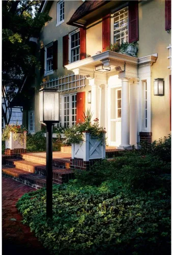 Vista 2 de Kichler 49384OZ Manningham Outdoor Wall 1 luz, bronce antiguo