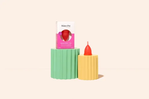Vista 2 de The Honey Pot Company - Copa menstrual - Protección reutilizable de 12 horas para períodos - Productos naturales de higiene femenina - Talla 1