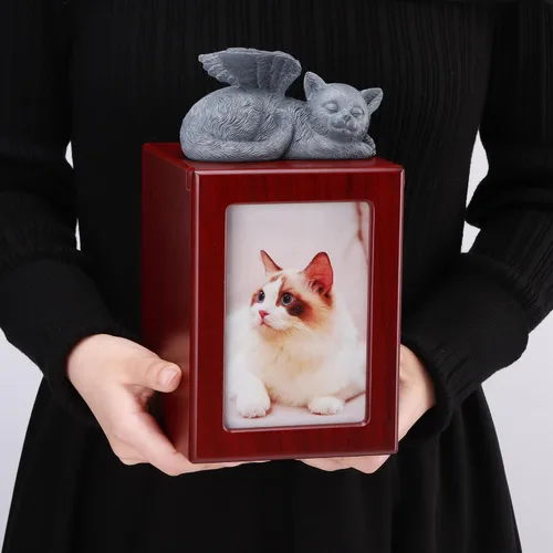 Vista 8 de Urna de gato para cenizas, recuerdo de madera para cenizas con marco de fotos, caja de cremación roja cereza con estatua de resina y bolsas
