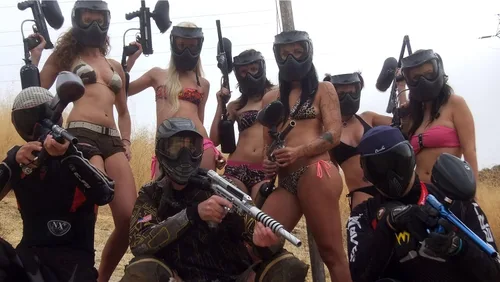 Vista 4 de 3D Bikini Girls in Action Paintball Girls Blu-ray 3D 3D Blu-ray