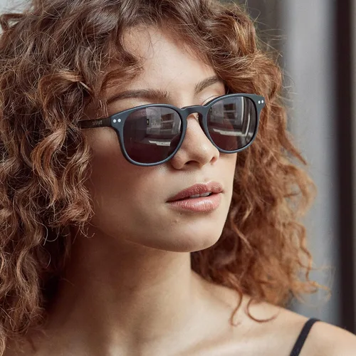 Vista 5 de MVMT Hyde Gafas de sol rectangulares para mujer y hombre 1.969in