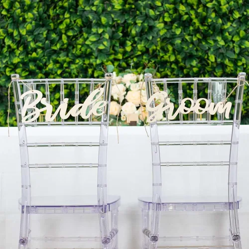 Vista 5 de Efavormart - Juego de 2 letreros de madera natural para silla de novia y novio, caligrafía de 12 x 5 pulgadas, accesorios para fotos de boda