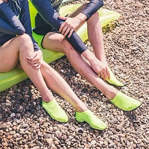 Vista 4 de Boolavard Zapatos deportivos acuáticos de secado rápido, calcetines de yoga sin cordones para hombres, mujeres y niños