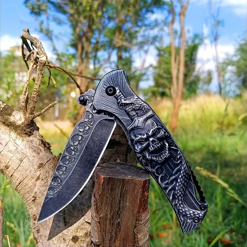 Vista 2 de Navaja de bolsillo de cráneo, cuchillo plegable de bolsillo fresco, cuchillo EDC de calavera en relieve 3D para hombres, festival, regalo de Negro