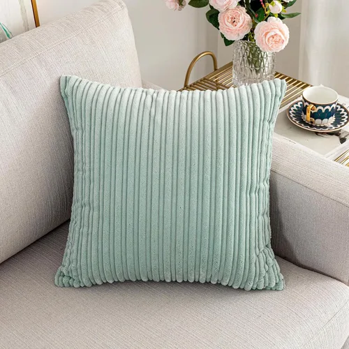 Vista 51 de UGASA - Fundas de almohada decorativas de terciopelo suave y sólidas de Navidad para sala de estar/sofá, 16 x 16 pulgadas, 2 unidades, color burdeos