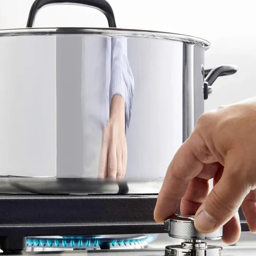 Vista 8 de KitchenAid Olla de acero inoxidable pulido de 5 capas con tapa, 8 cuartos de galón
