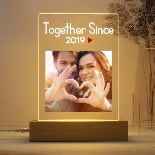 Vista 10 de Apeso Placa de corazón personalizada con nombre de pareja simple con luz nocturna LED, regalo del día de San Valentín
