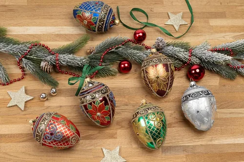 Vista 3 de Fabergé Huevo - Adorno para árbol de Navidad de vidrio soplado de 5 pulgadas, diseño de flor de pascua, color borgoña mate, 5 pulgadas