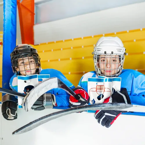 Vista 3 de 50 bolsas de plástico para recuerdos de fiesta de hockey, linda bolsa de regalo con asas con temática de hockey para niños, suministros