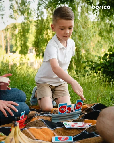 Vista 3 de BORICO Portatarjetas para Cartas de Juego - Paquete de 4 Soportes de Cartas de Juego para Niños y Adultos, Bandeja de Almacenamiento Apilable