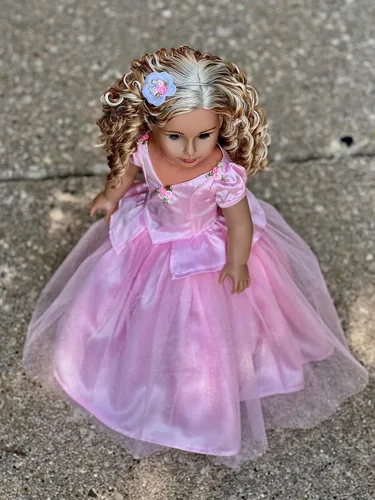 Vista 6 de Pretty Pink - Conjunto para muñecas de 18 pulgadas, juego de 4 piezas con vestido, tocado y collar, muñeca no incluida