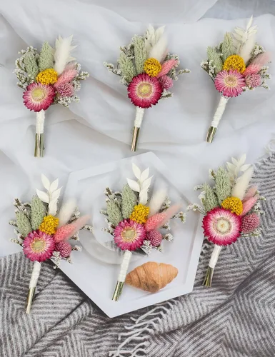 Vista 2 de Mini Ramillete de Flores Secas (Juego de 6) para Decoraciones Artesanales Hechas a Mano y Ojales para Padrinos y Novios. (Burdeos)