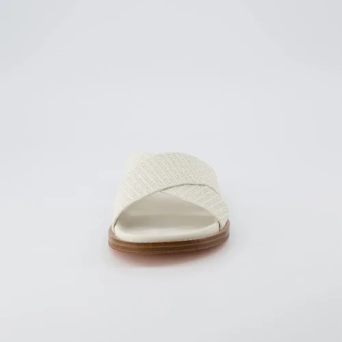 Vista 3 de CUSHIONAIRE Sandalia Nell para mujer con más comodidad, anchos disponibles