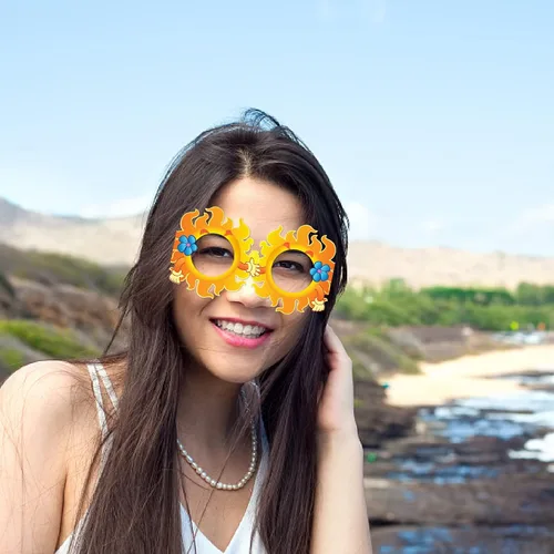 Vista 5 de OURUOLA Decoraciones hawaianas de verano para fiestas en la piscina, gafas de sol divertidas - 16pcs gafas tropicales Aloha flamingo, decoración