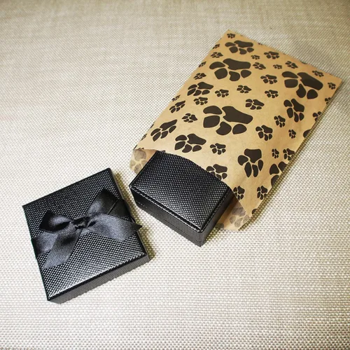 Vista 2 de CuteBox Pawprint - Bolsas de regalo de papel plano de estraza de 100 unidades (5 x 7 pulgadas) para manualidades, recuerdos de fiesta, venta al por