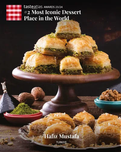Vista 6 de Hafiz Mustafa 1864 Istanbul Baklava - Caja de pastelería - Bocadillos de postre de Baklava horneados hechos de hojas de masa filo fresca, pistacho