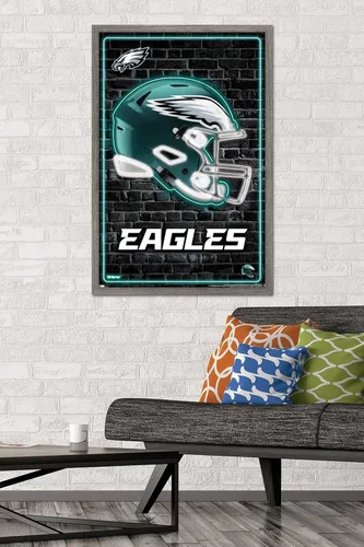 Vista 2 de NFL Philadelphia Eagles - Póster de pared con casco neón, 34 pulgadas de largo x 22.4 pulgadas de ancho, versión enmarcada de madera de granero