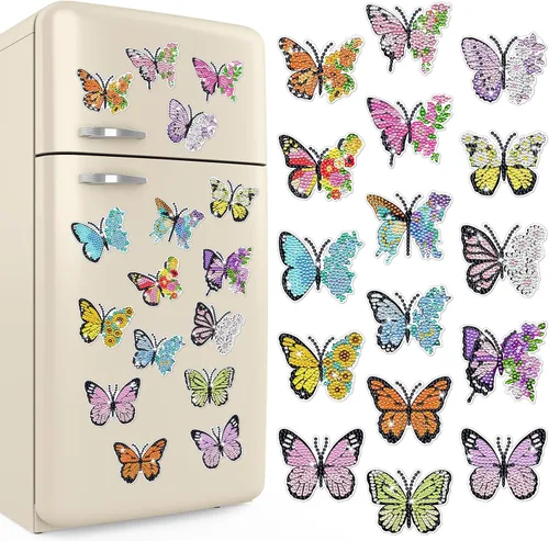 Vista 7 de Umigy 16 piezas de imanes de arte de diamante navideño para refrigerador, verde lima y rojo, imanes de pintura de diamantes de Navidad, hombre
