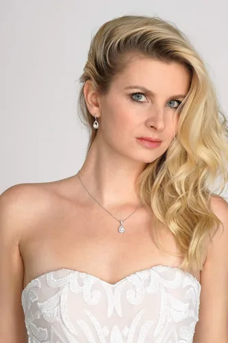 Vista 2 de Mariell Collar de perlas y aretes de gota para novias, damas de honor, regalo de cumpleaños