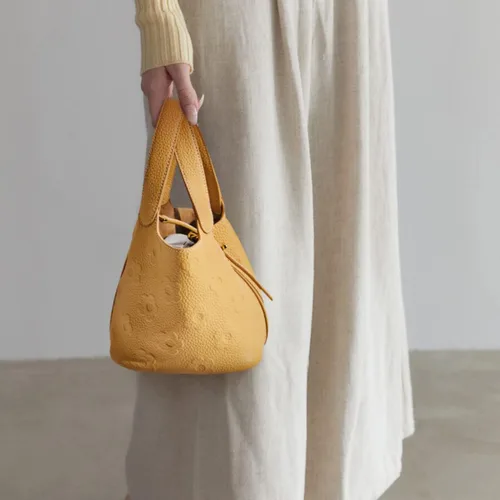 Vista 9 de FOXLOVER Bolsos pequeños de cuero genuino para mujer bolsos de cubo con asa superior para mujer
