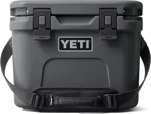 Vista 15 de YETI Roadie 15 - Enfriador duro con correa de hombro DoubleDuty