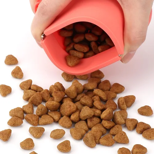 Vista 2 de WALLFID Bolsa de silicona para golosinas de perro, cierre automático, con clicker de entrenamiento para mascotas, bolsa para caminar para perros