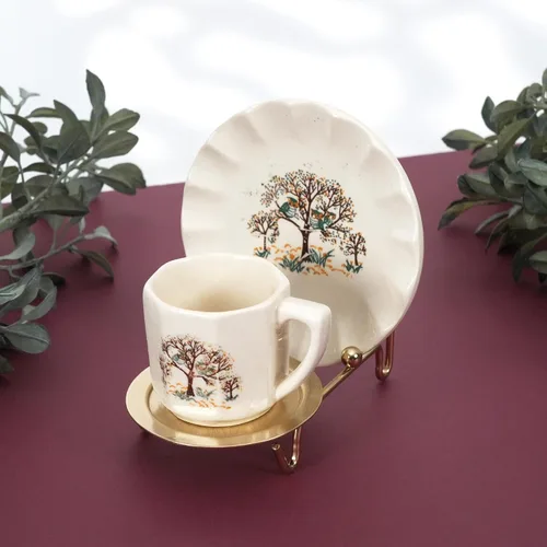 Vista 7 de Bard's Soporte para taza y platillo en tono dorado brillante, 3 pulgadas de alto x 2.75 pulgadas de ancho x 4 pulgadas de profundidad
