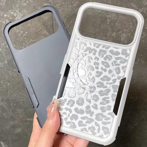 Vista 7 de Funda magnética para iPhone 17 Pro, compatible con Magsafe, lindo estampado de leopardo blanco guepardo, resistente, resistente, protección